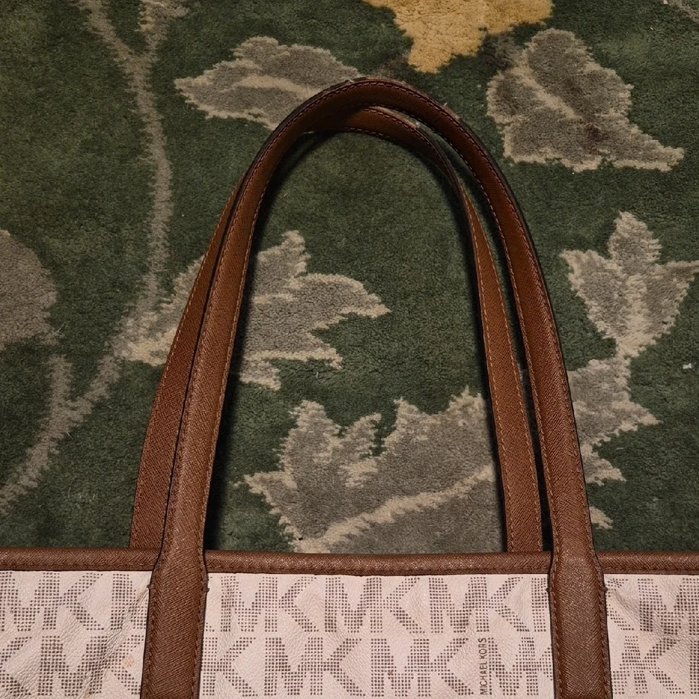 Michael Kors Tan and Cream Signature Tote - Picture 3 of 16